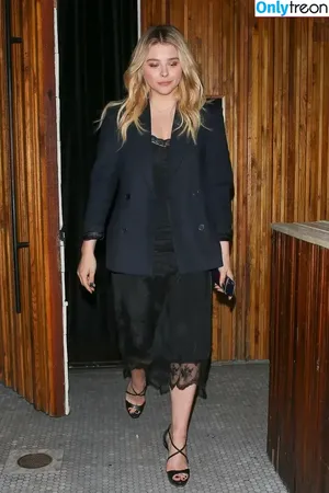 Chloë Grace Moretz / chloegmoretz nude photo #0938