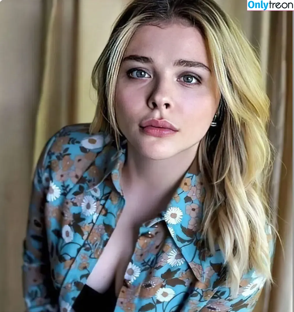 Chloë Grace Moretz nude photo #0007 (chloegmoretz)