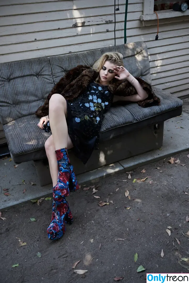 Chloë Grace Moretz nude photo #0037 (chloegmoretz)
