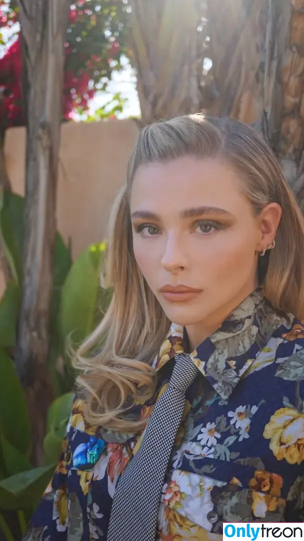 Chloë Grace Moretz nude photo #0044 (chloegmoretz)