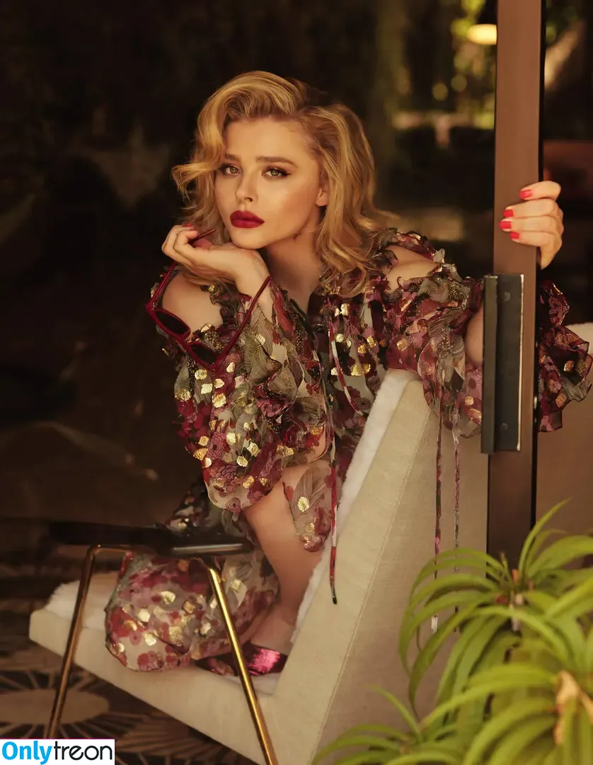 Chloë Grace Moretz nude photo #0069 (chloegmoretz)