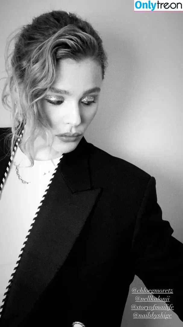Chloë Grace Moretz nude photo #0084 (chloegmoretz)