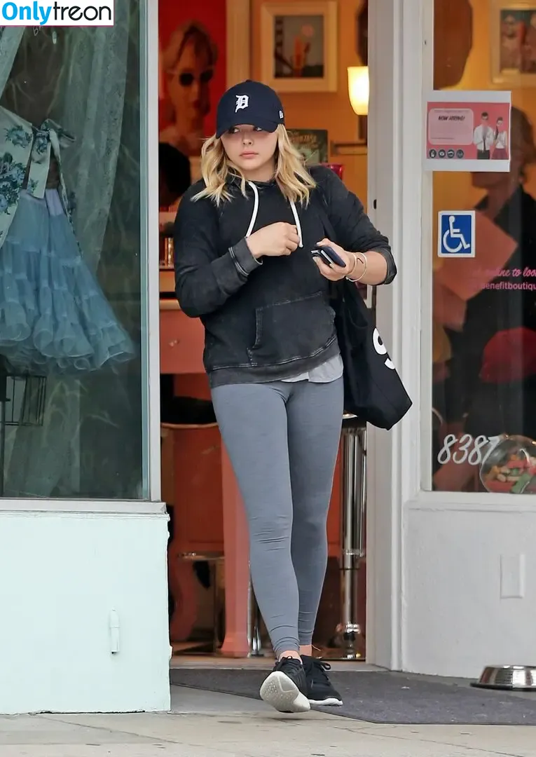 Chloë Grace Moretz nude photo #0100 (chloegmoretz)