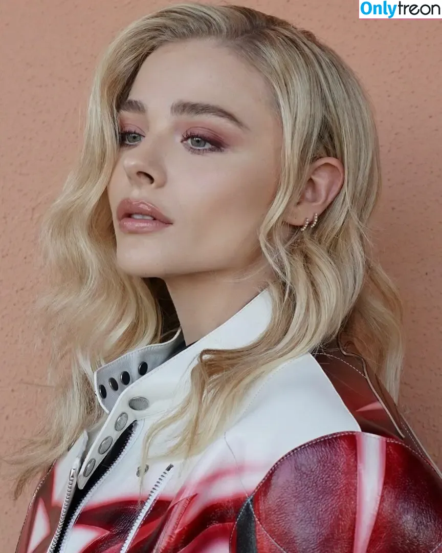 Chloë Grace Moretz nude photo #0179 (chloegmoretz)