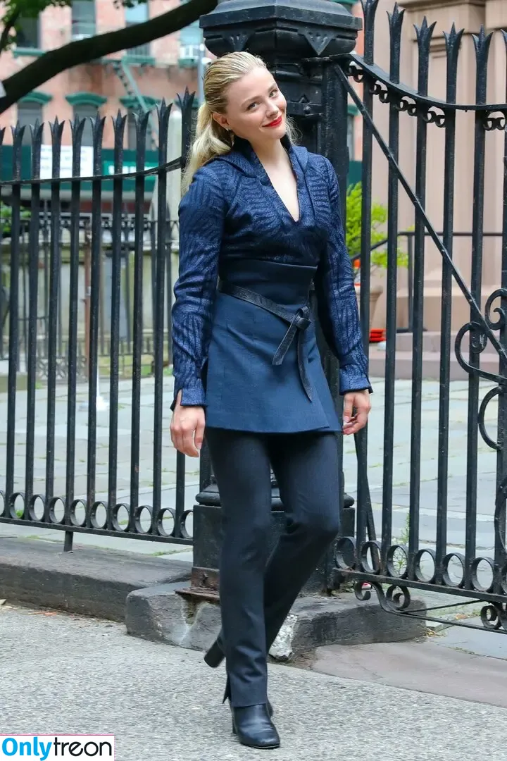 Chloë Grace Moretz nude photo #0216 (chloegmoretz)
