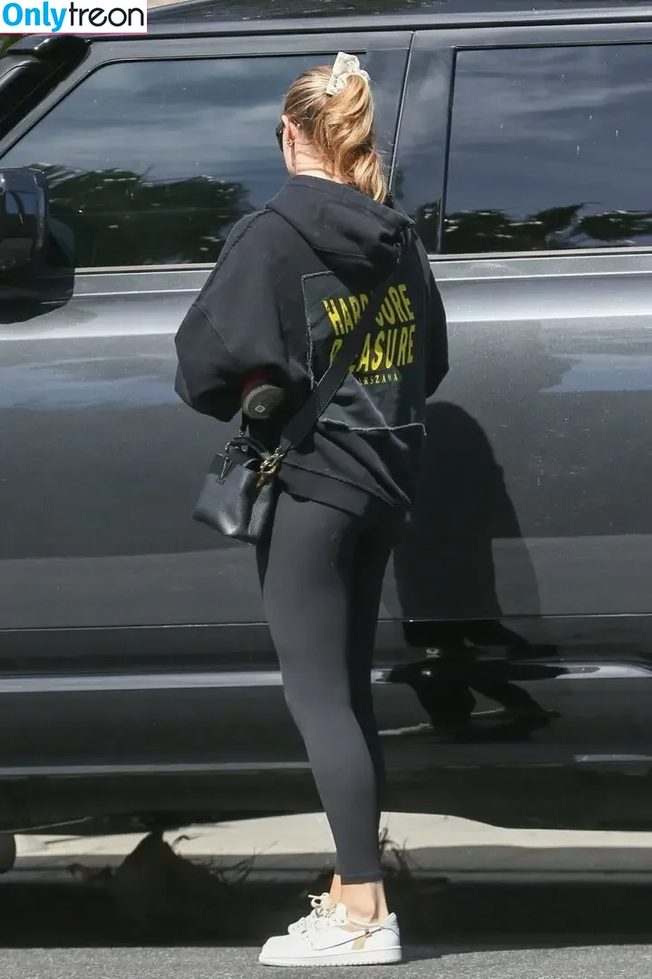 Chloë Grace Moretz nude photo #0268 (chloegmoretz)