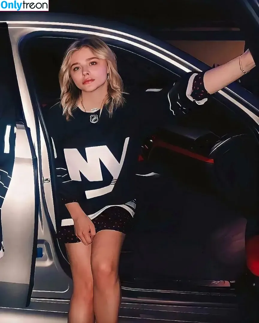 Chloë Grace Moretz nude photo #0301 (chloegmoretz)