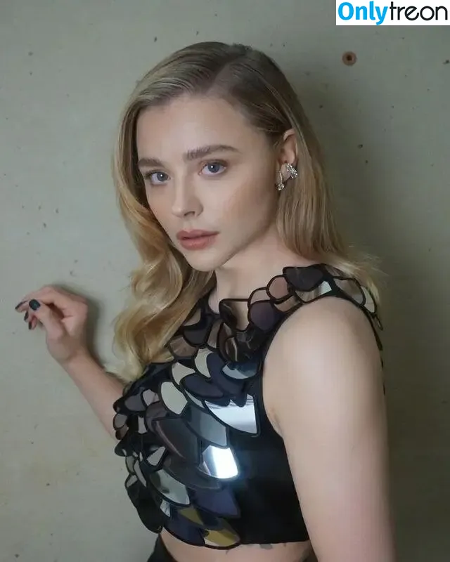 Chloë Grace Moretz nude photo #0329 (chloegmoretz)