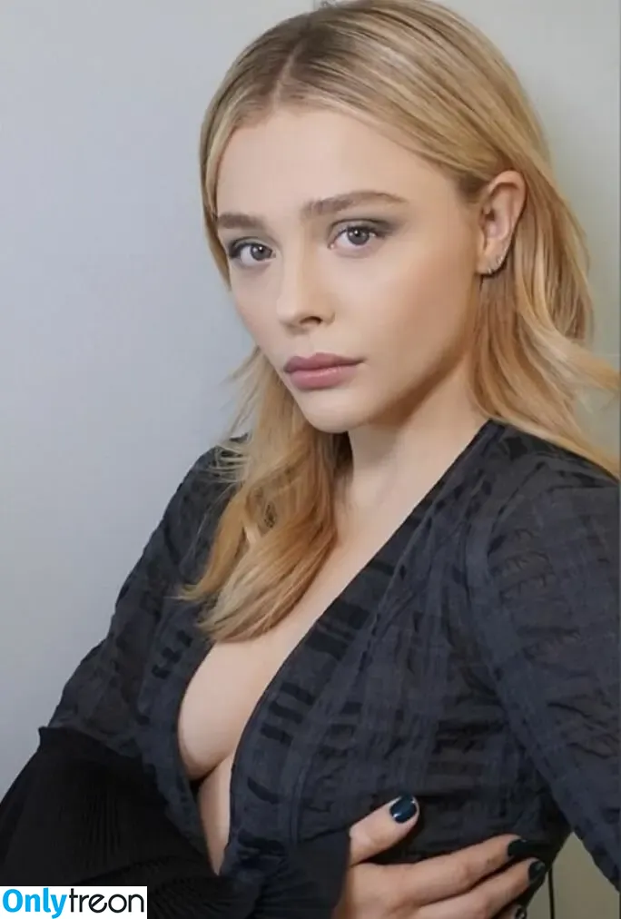 Chloë Grace Moretz nude photo #0391 (chloegmoretz)