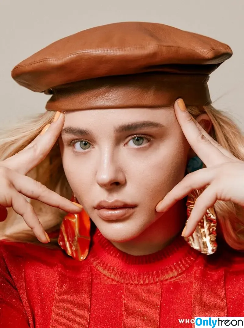 Chloë Grace Moretz nude photo #0412 (chloegmoretz)