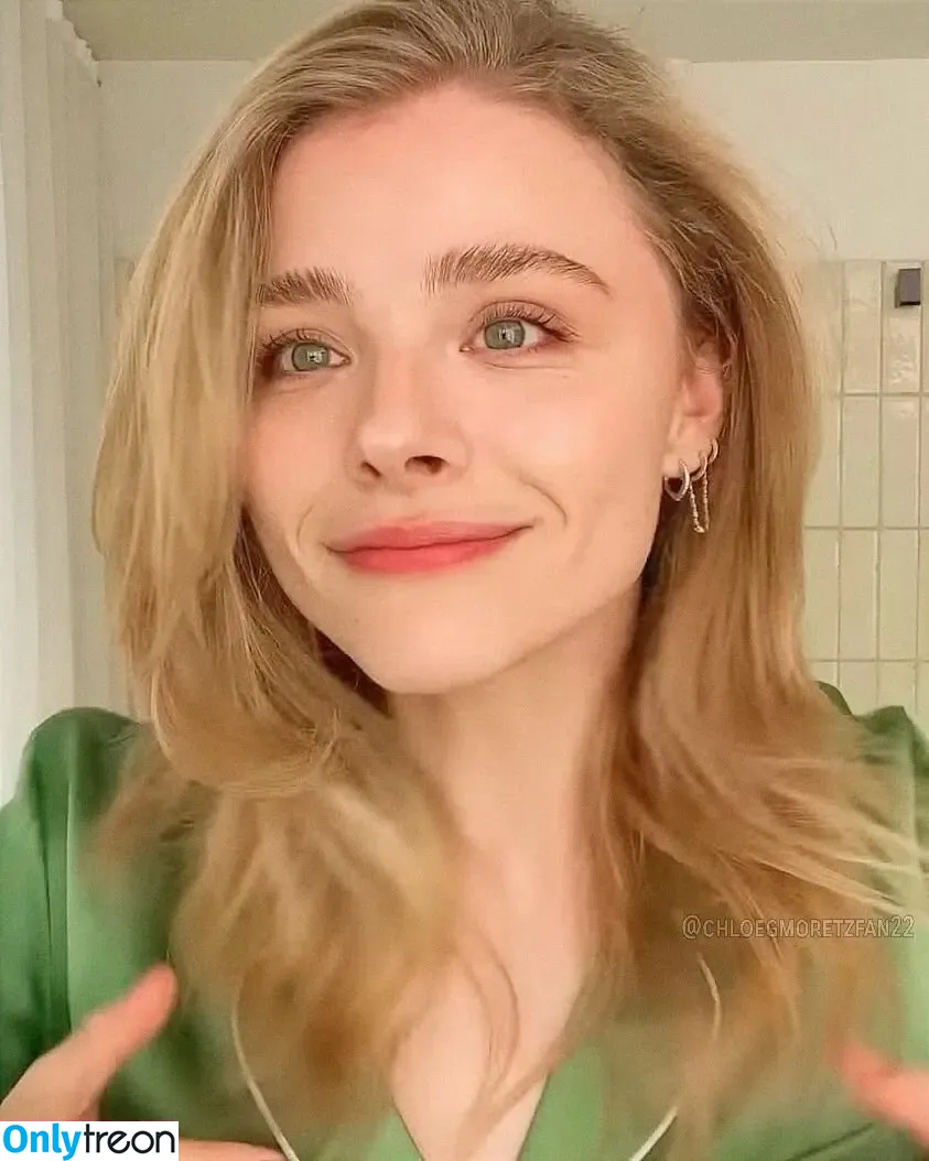 Chloë Grace Moretz nude photo #0513 (chloegmoretz)