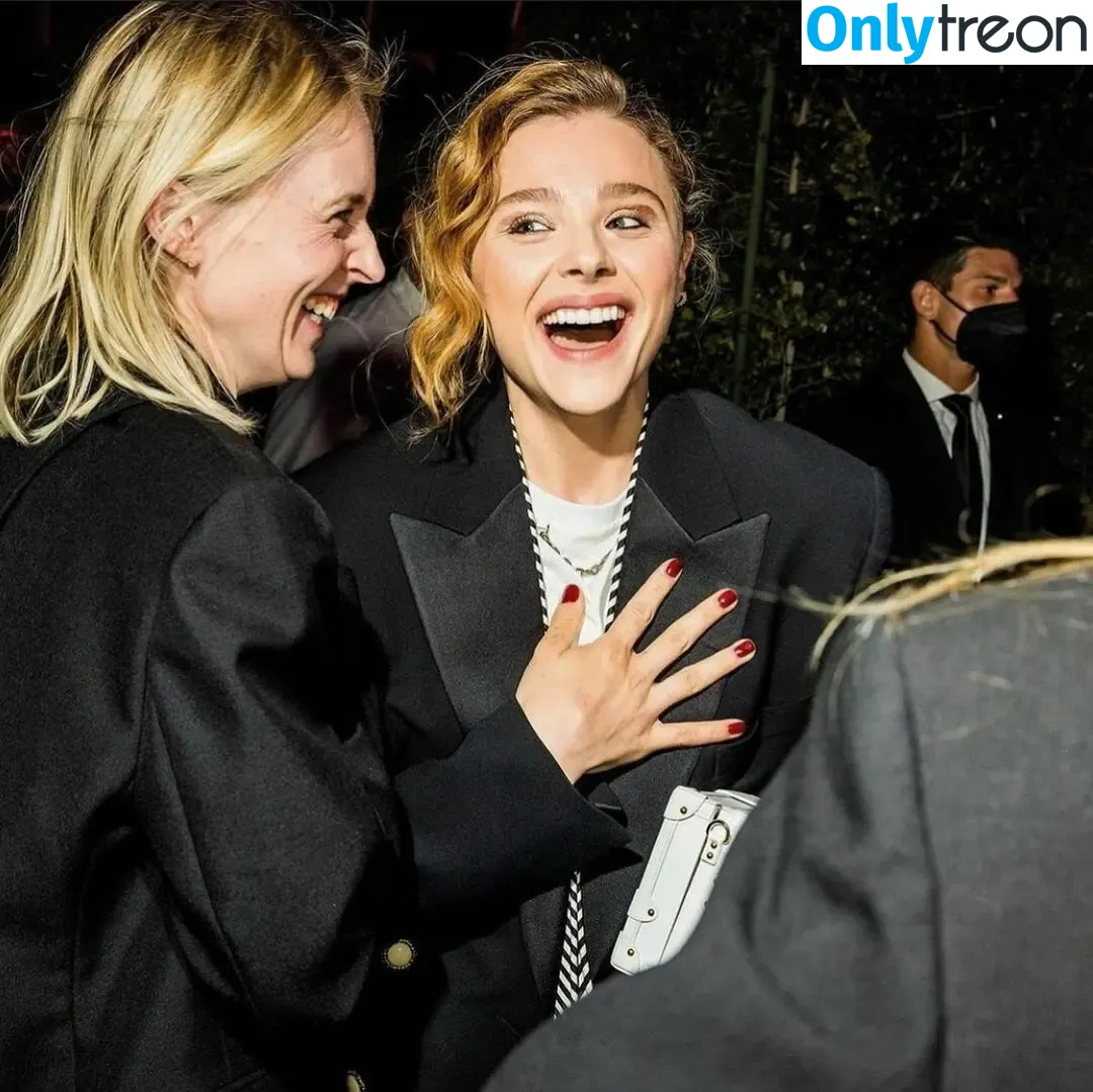 Chloë Grace Moretz nude photo #0579 (chloegmoretz)