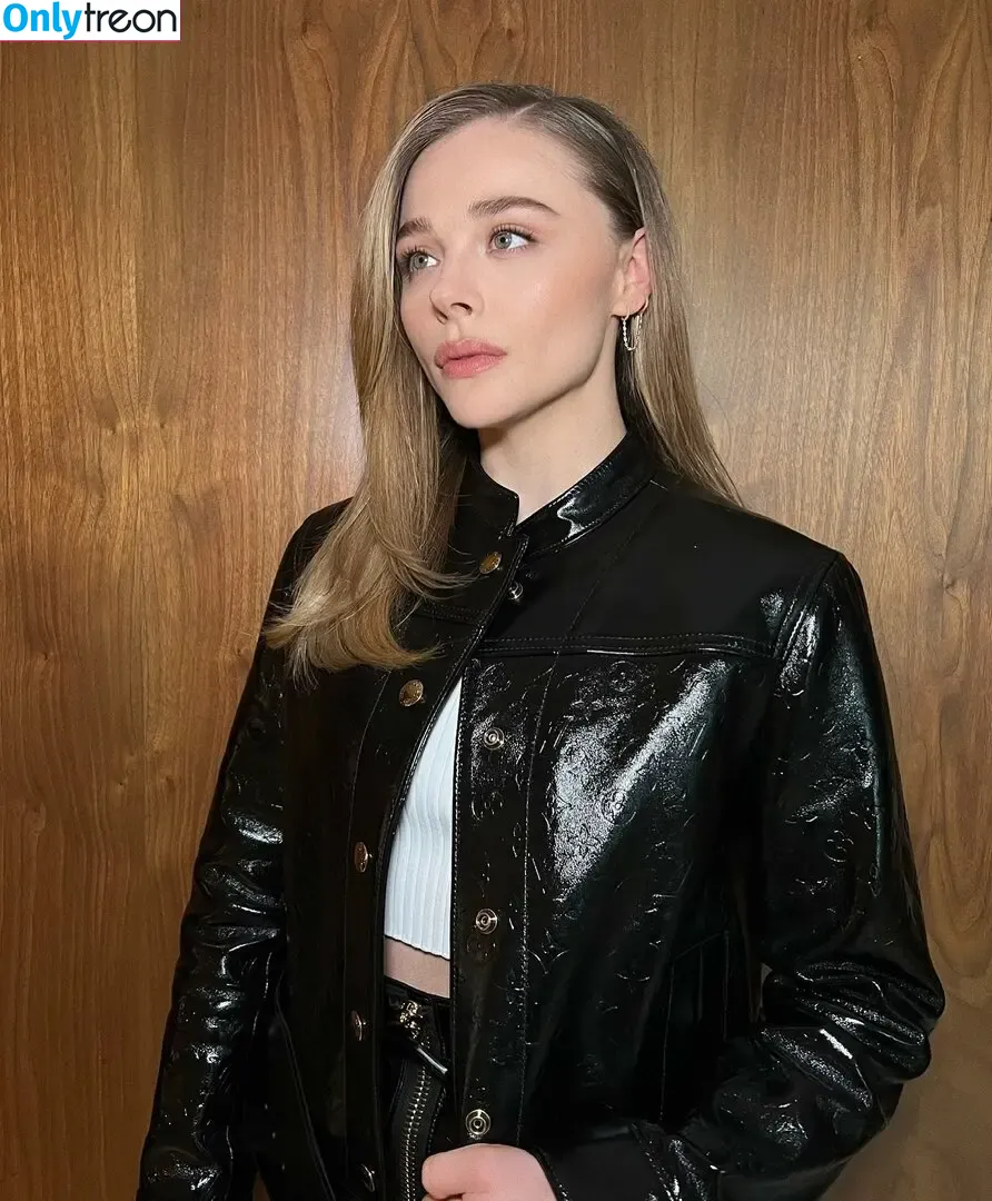 Chloë Grace Moretz nude photo #0627 (chloegmoretz)