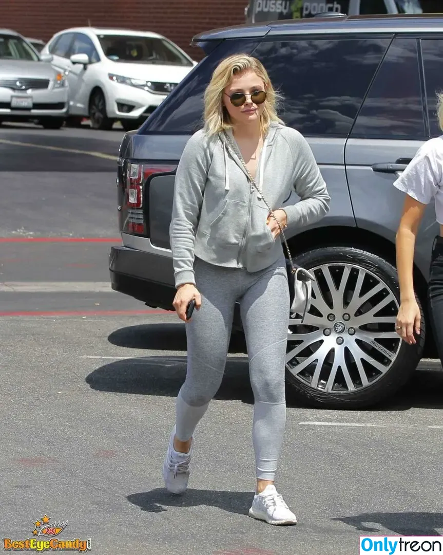Chloë Grace Moretz nude photo #0670 (chloegmoretz)