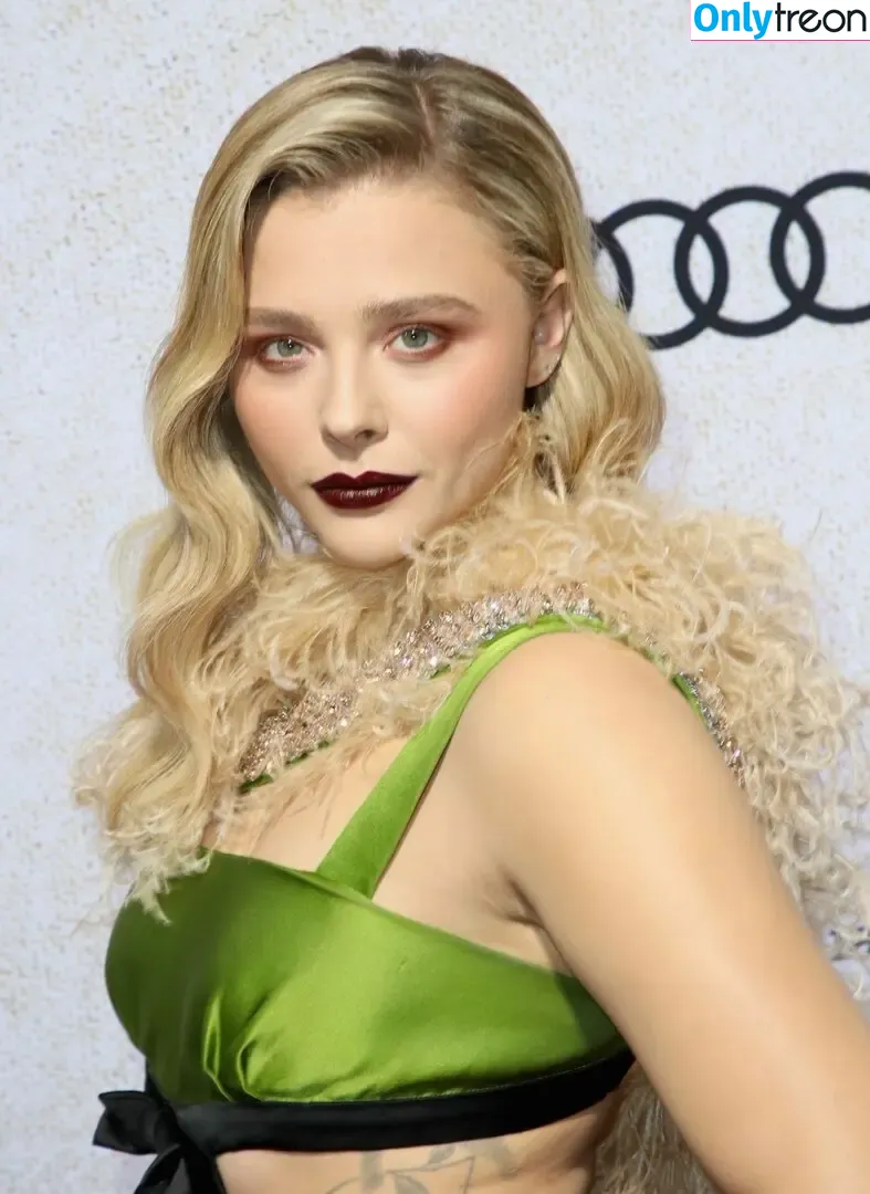 Chloë Grace Moretz nude photo #0683 (chloegmoretz)