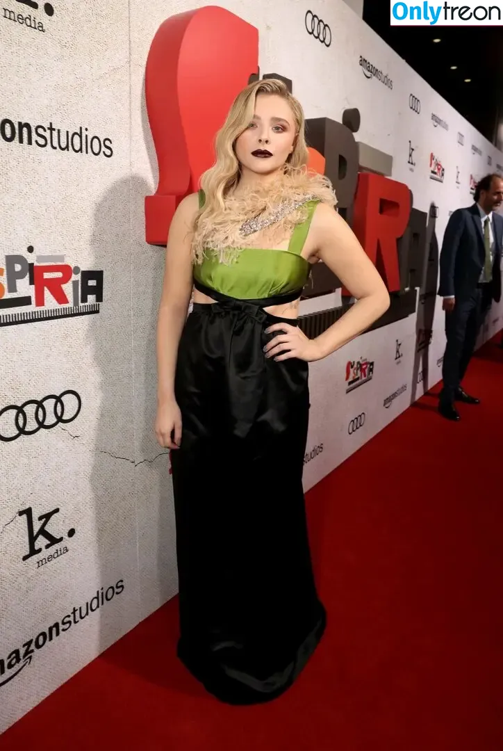 Chloë Grace Moretz nude photo #0691 (chloegmoretz)