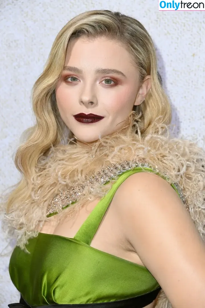 Chloë Grace Moretz nude photo #0704 (chloegmoretz)