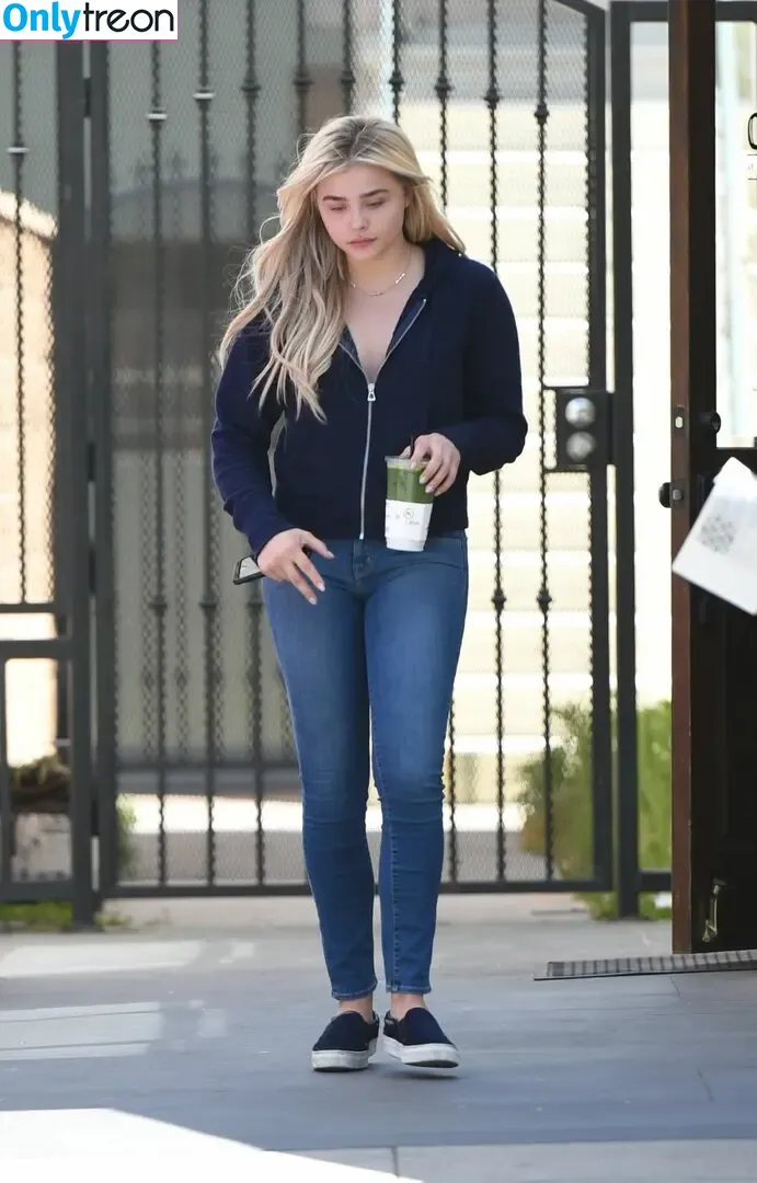 Chloë Grace Moretz nude photo #0707 (chloegmoretz)