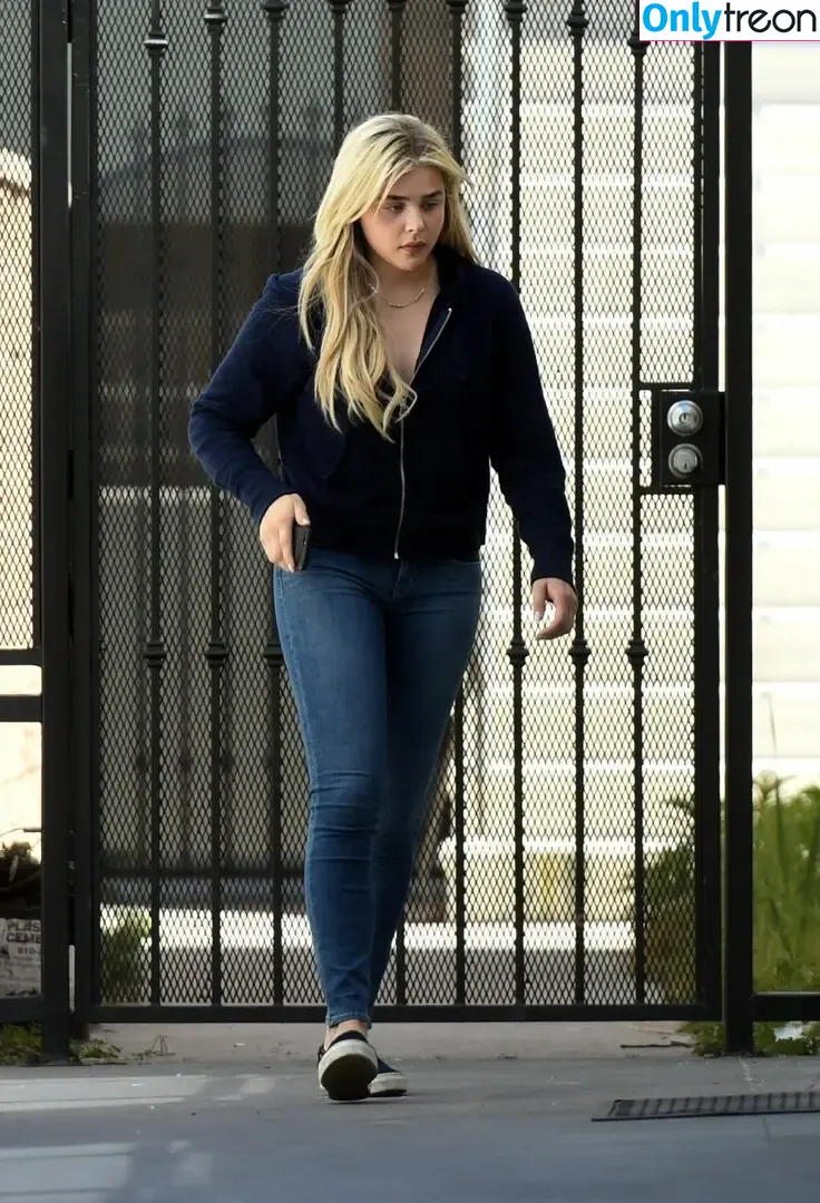 Chloë Grace Moretz nude photo #0713 (chloegmoretz)