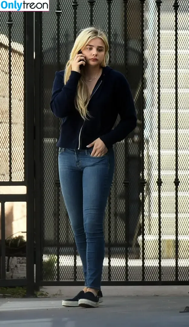 Chloë Grace Moretz nude photo #0722 (chloegmoretz)