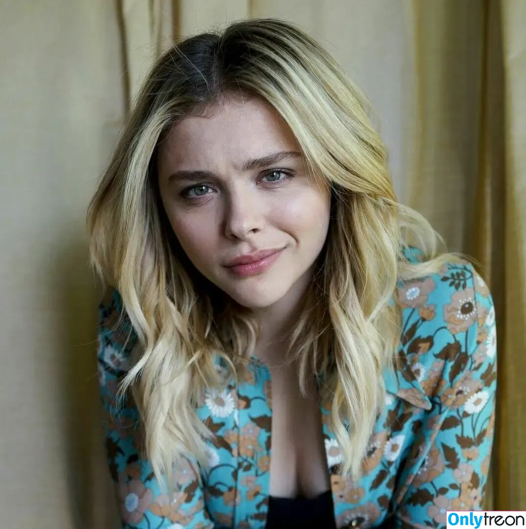 Chloë Grace Moretz nude photo #0737 (chloegmoretz)