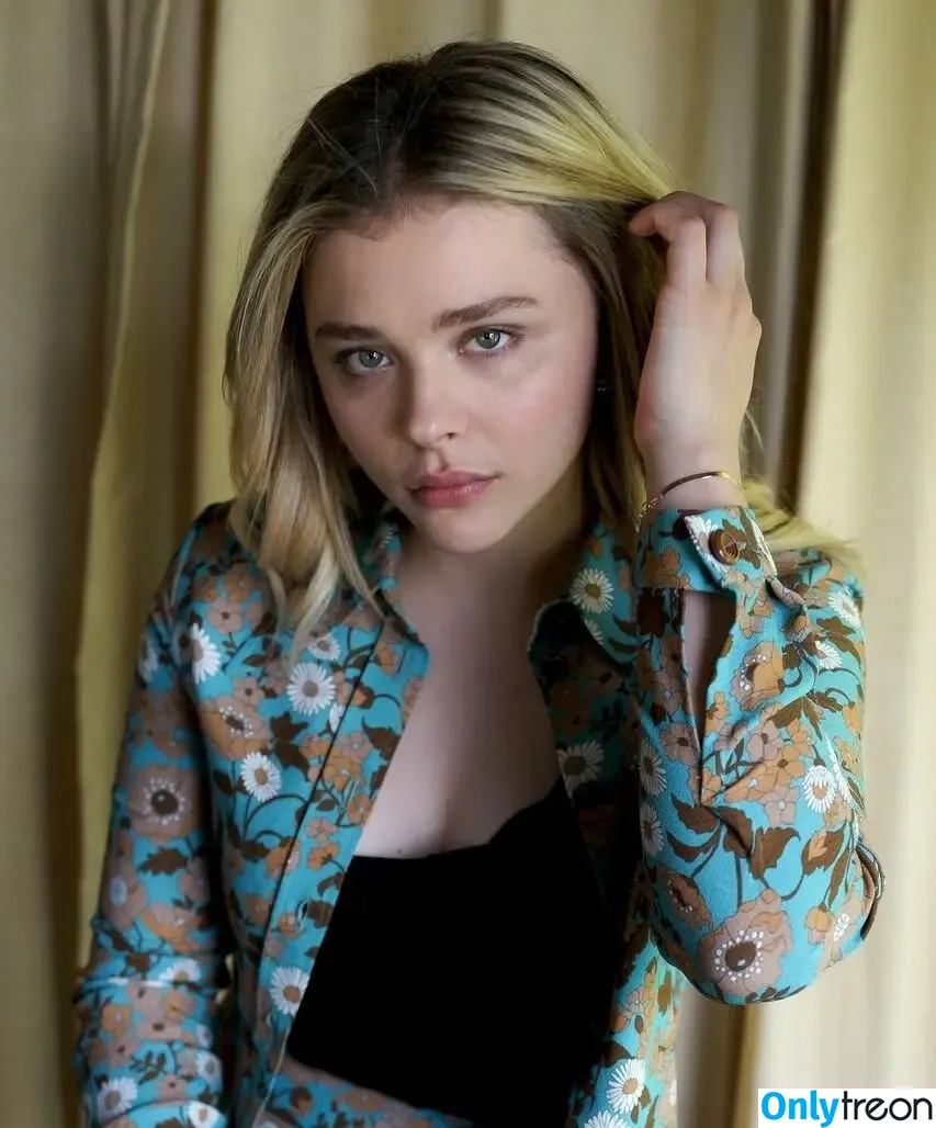 Chloë Grace Moretz nude photo #0738 (chloegmoretz)