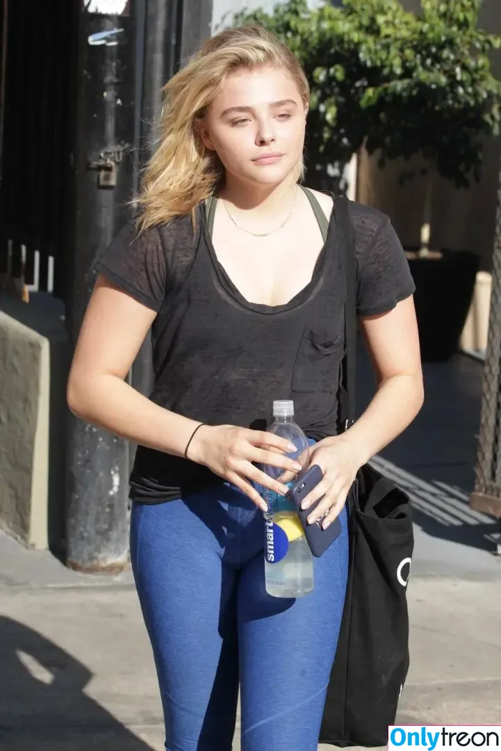 Chloë Grace Moretz nude photo #0746 (chloegmoretz)