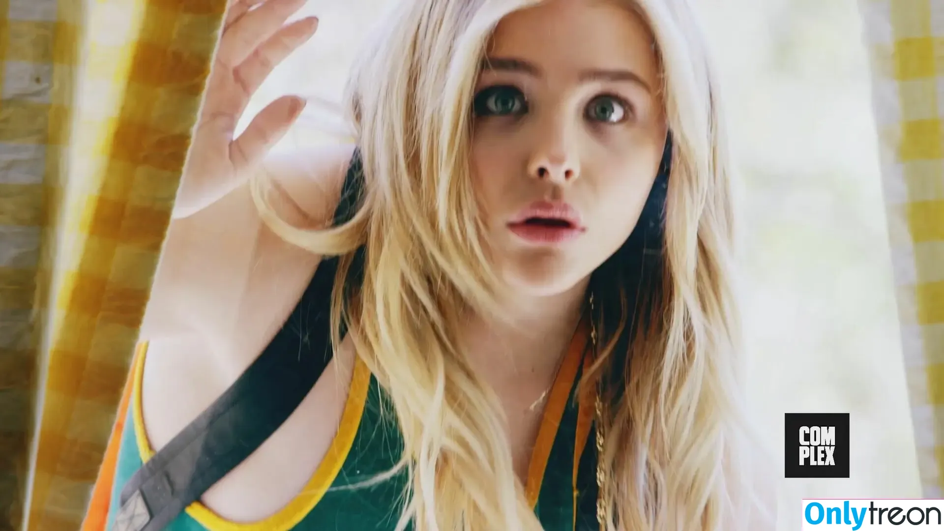 Chloë Grace Moretz nude photo #0820 (chloegmoretz)