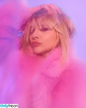 Chloë Grace Moretz / chloegmoretz nude photo #1412