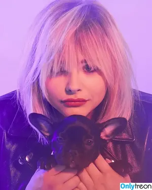 Chloë Grace Moretz / chloegmoretz nude photo #1413