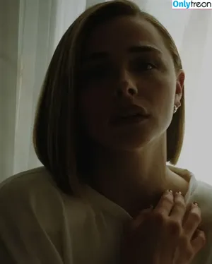 Chloë Grace Moretz / chloegmoretz nude photo #1430