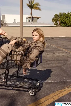 Chloë Grace Moretz / chloegmoretz nude photo #1444