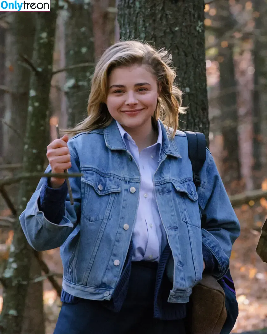 Chloë Grace Moretz nude photo #1421 (chloegmoretz)