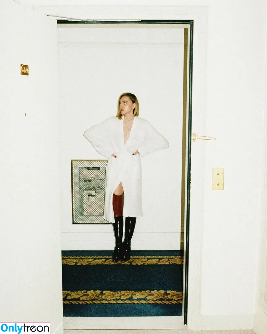 Chloë Grace Moretz nude photo #1428 (chloegmoretz)