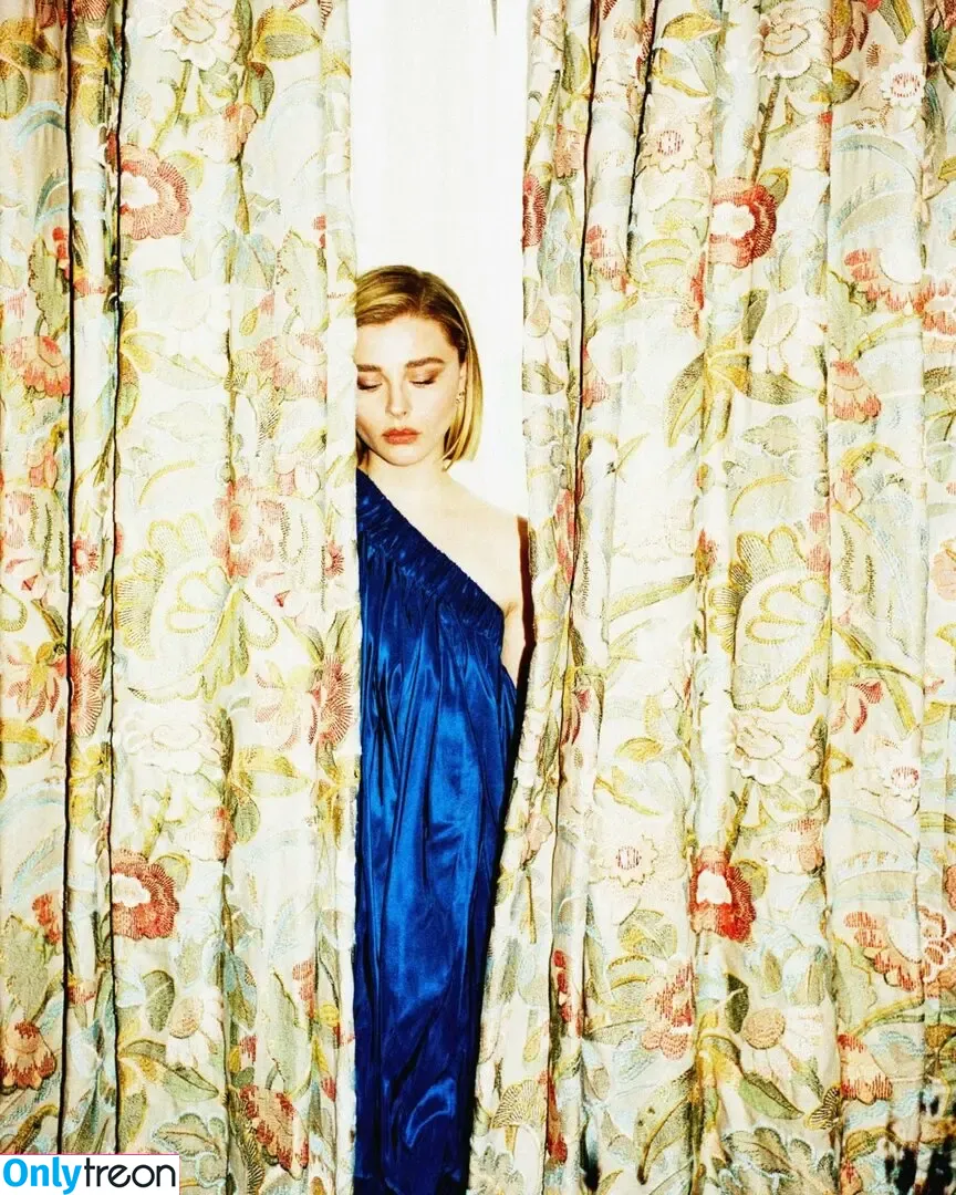 Chloë Grace Moretz nude photo #1432 (chloegmoretz)