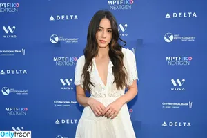 Chloe Bennet / chloebennet nude photo #0819