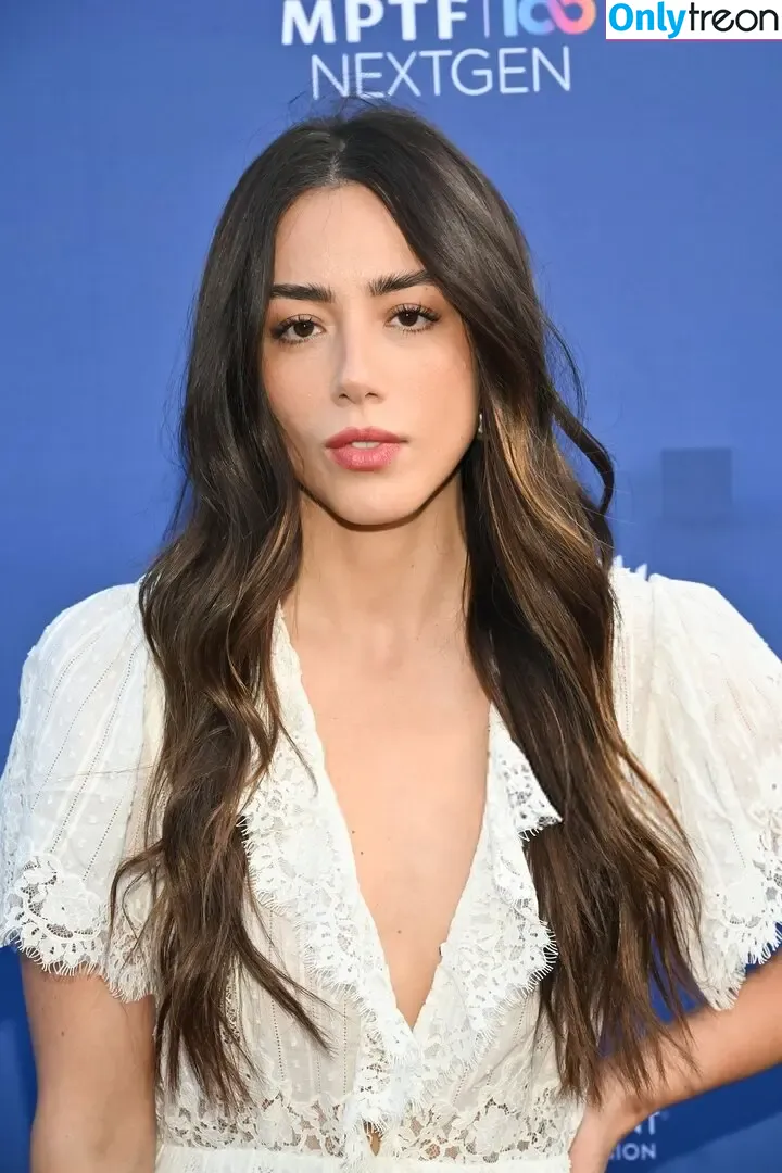 Chloe Bennet nude photo #0813 (chloebennet)