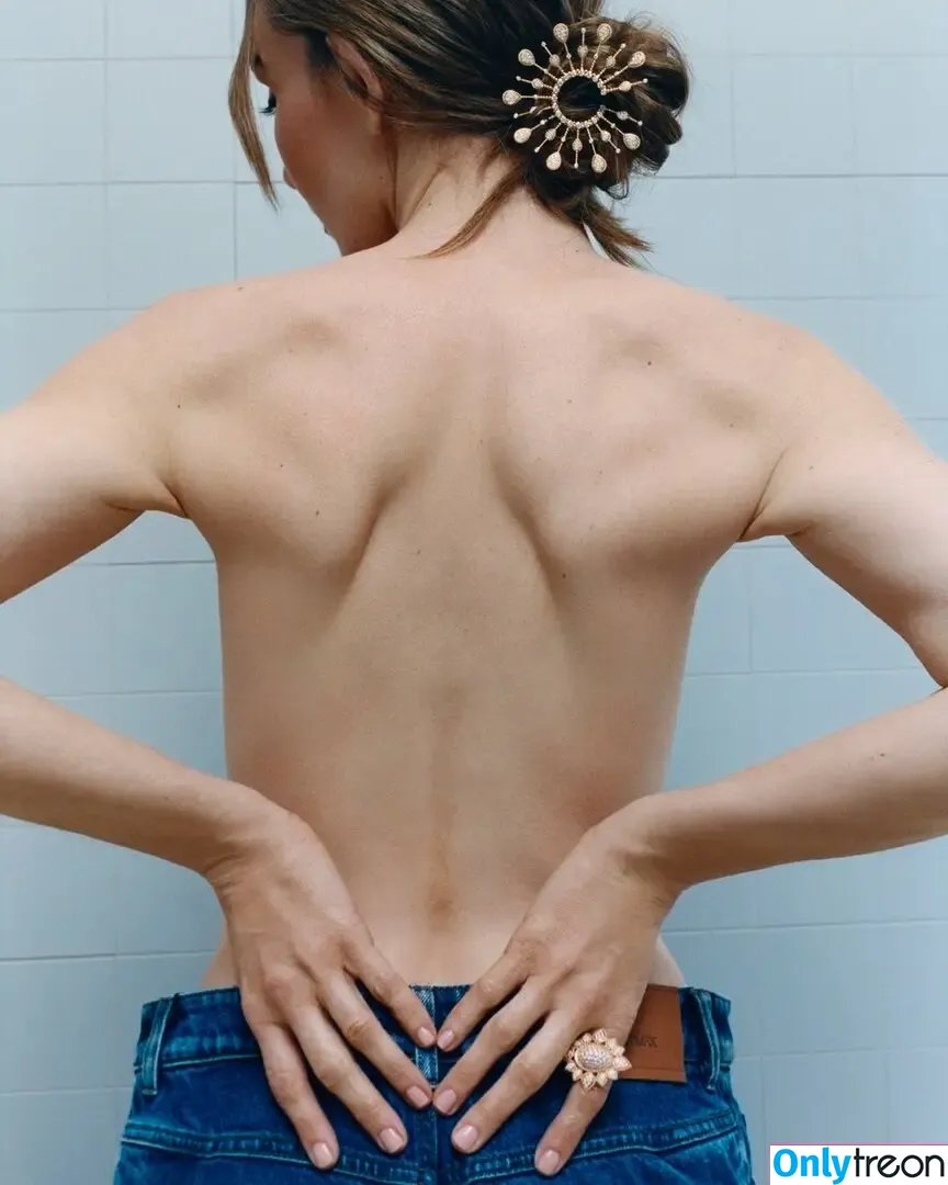 Chloe Fineman nude photo #0301 (chloeiscrazy)