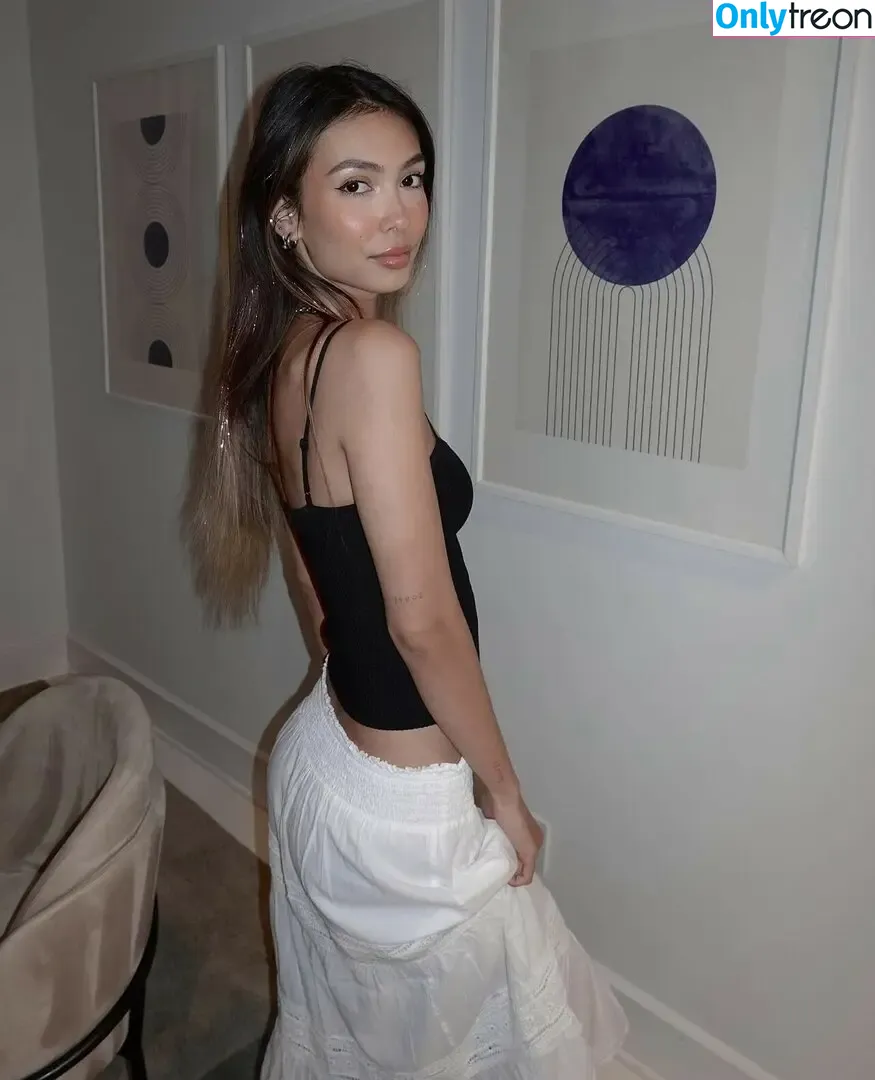 Chloë Gervais nude photo #0022 ( / Chloé Gervais / chloe_gervais)