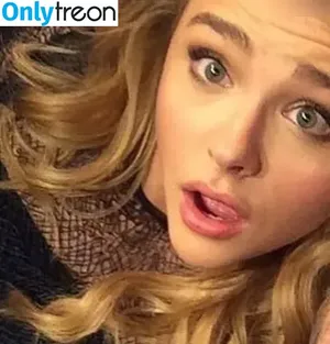 Chloe Grace Moretz / ChloeGMoretz nude photo #0512