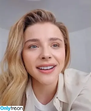 Chloe Grace Moretz / ChloeGMoretz nude photo #0514