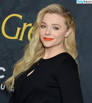 Chloe Grace Moretz / ChloeGMoretz nude photo #0528