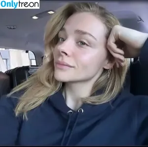 Chloe Grace Moretz / ChloeGMoretz nude photo #0530