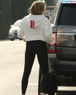 Chloe Grace Moretz / ChloeGMoretz nude photo #0571