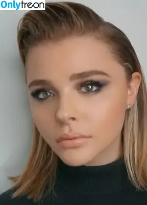 Chloe Grace Moretz / ChloeGMoretz nude photo #0580