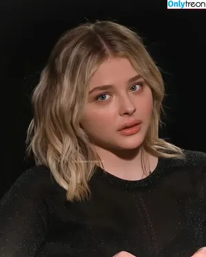 Chloe Grace Moretz / ChloeGMoretz nude photo #0589