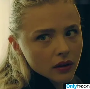 Chloe Grace Moretz / ChloeGMoretz nude photo #0590
