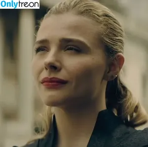 Chloe Grace Moretz / ChloeGMoretz nude photo #0591