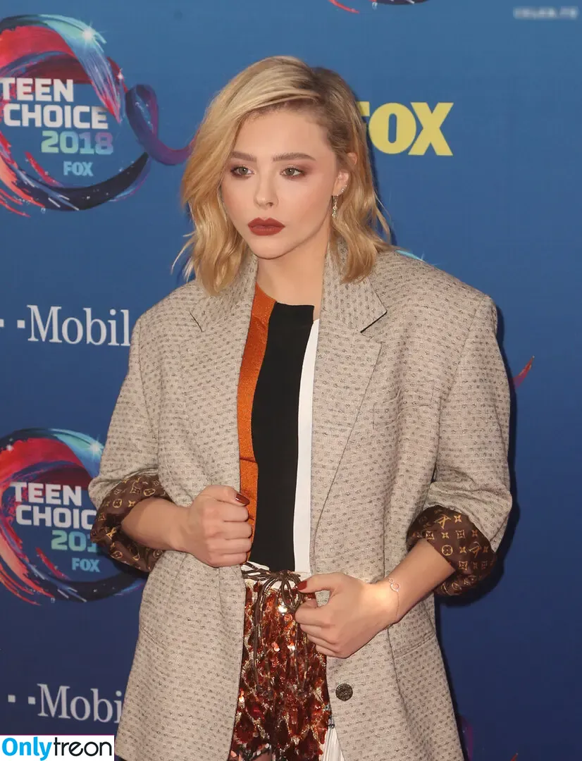 Chloe Grace Moretz nude photo #0535 (ChloeGMoretz)