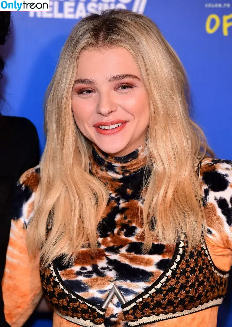 Chloe Grace Moretz nude photo #0542 (ChloeGMoretz)